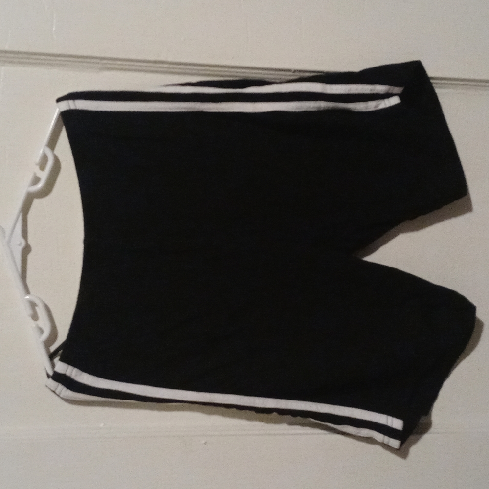 Woman's shorts
